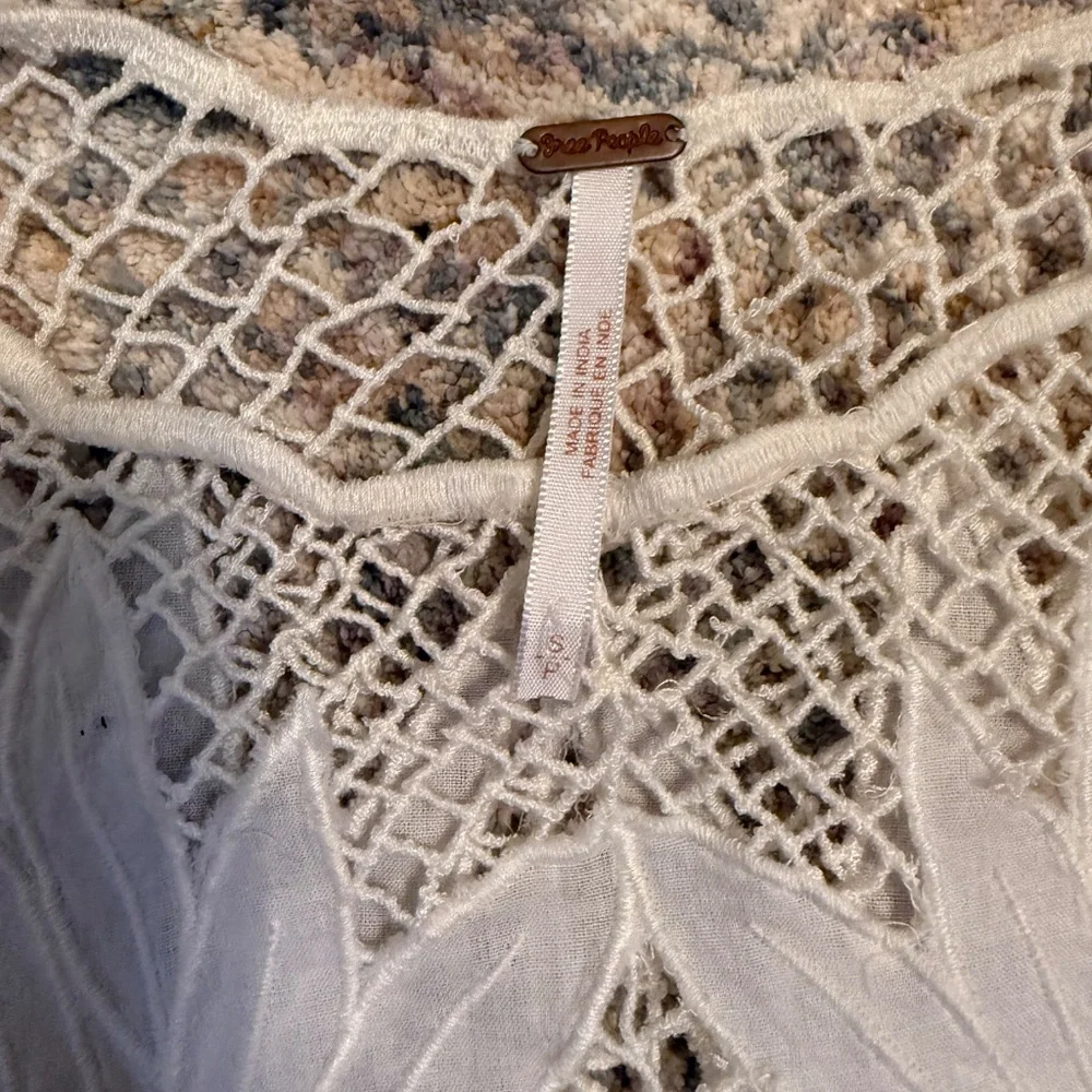 Free People Lace Embroidery Tank with Open sides sz S - Picture 2 of 7